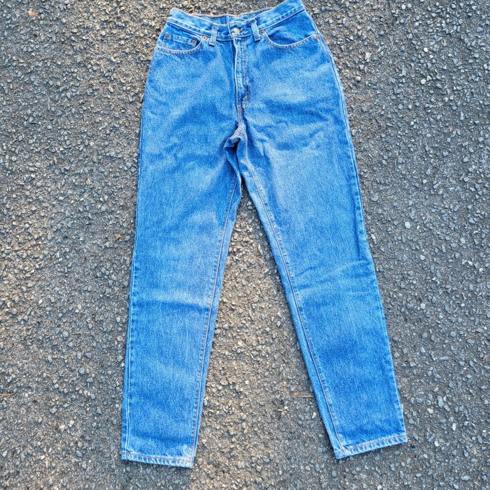 Levi Vintage Made in USA 505 Red Tab Shrink to Fit Medium/Light Wash Jeans